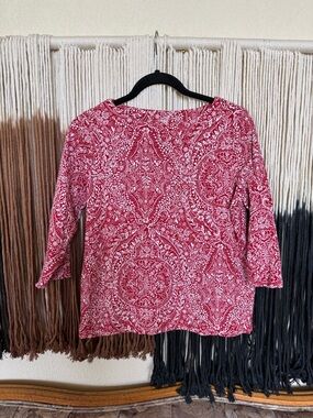 Red paisley/floral print Croft & Barrow 3/4 sleeve top; perfect condition